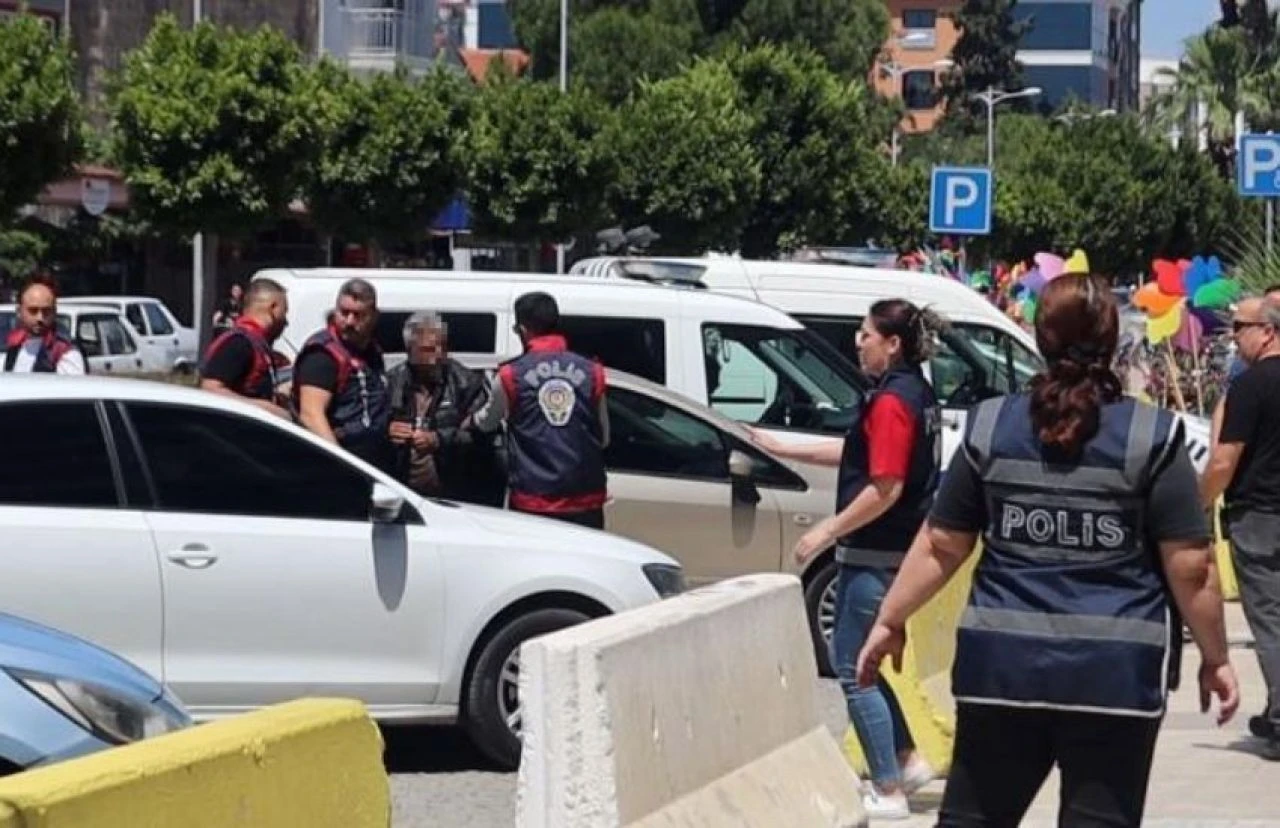 Müge Anlı küplere binmişti! Emniyetteki linç girişimini polisler engelledi - 2. Resim