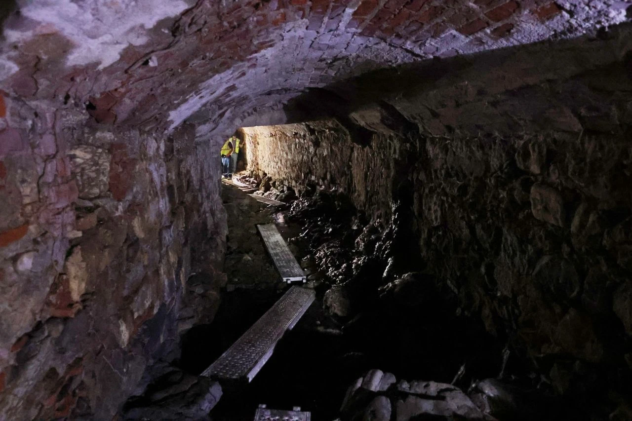Tarihi İstanbul tünellerini en net halini TGRT Haber görüntüledi! Gizli tünelden gün yüzüne çıkanlar şaşırttı - 4. Resim