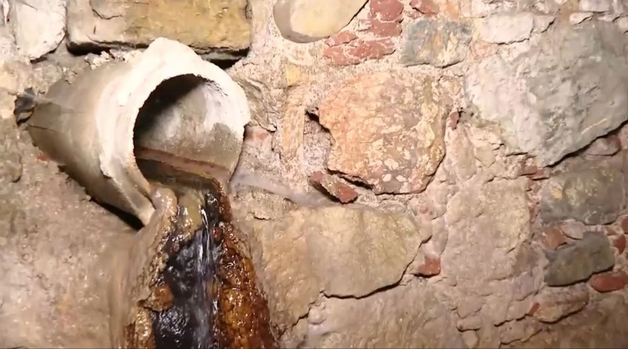 Tarihi İstanbul tünellerinin en net halini TGRT Haber ilk kez görüntüledi! Gizli tünelden gün yüzüne çıkanlar şaşırttı - 7. Resim