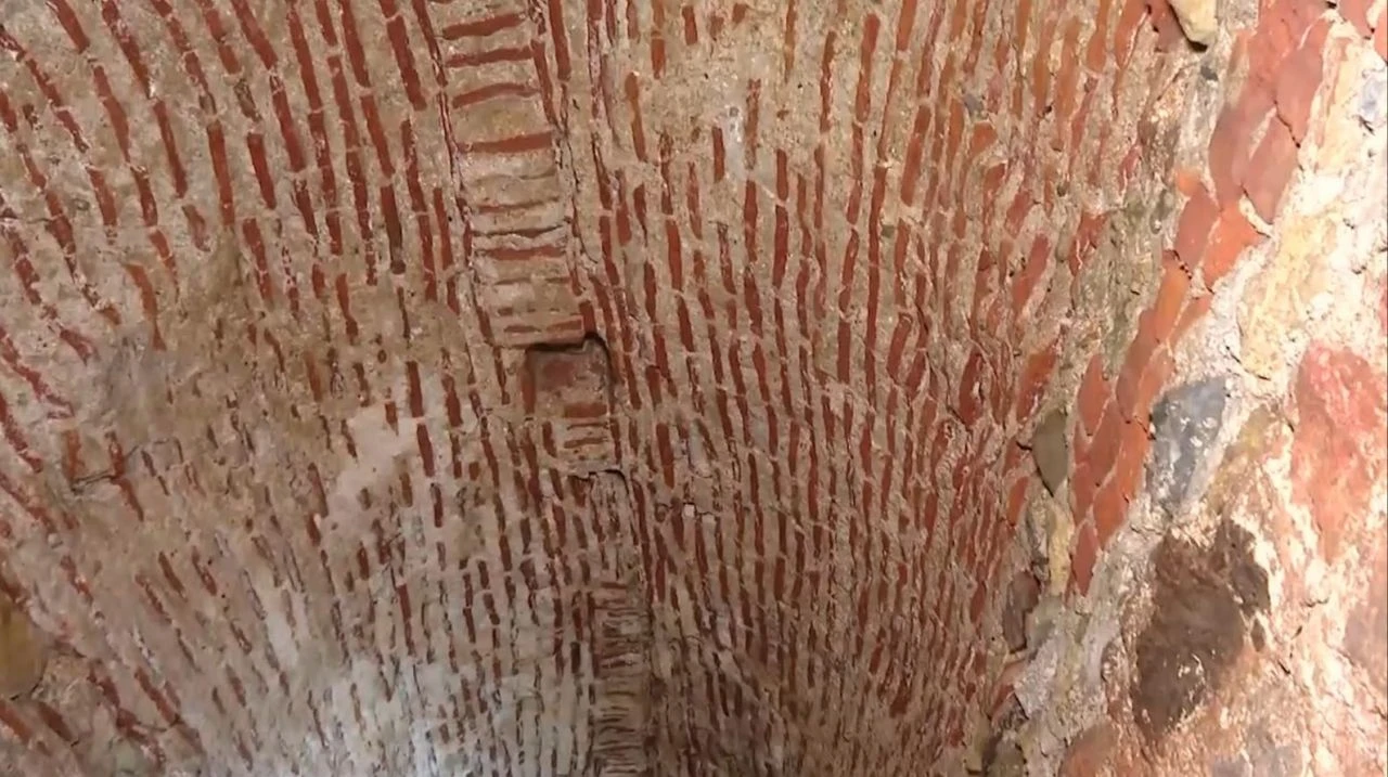 Tarihi İstanbul tünellerinin en net halini TGRT Haber ilk kez görüntüledi! Gizli tünelden gün yüzüne çıkanlar şaşırttı - 2. Resim