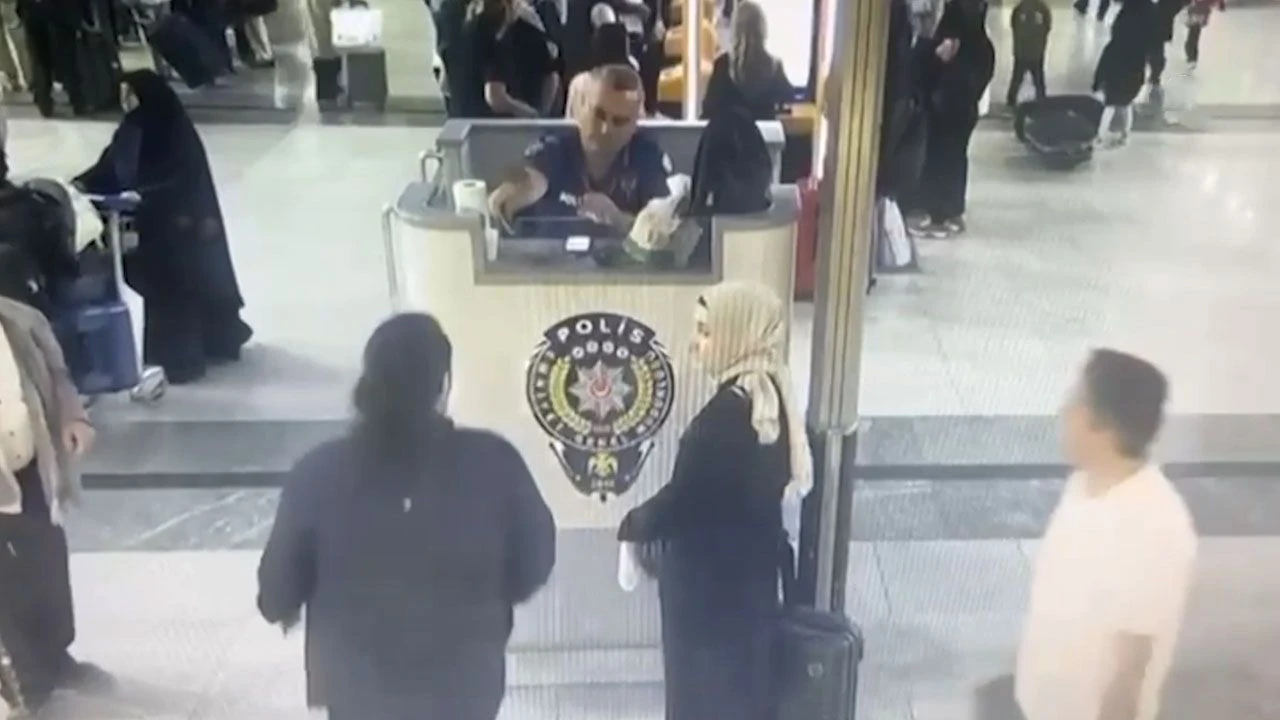 Yakalanmamak için başörtüsü taktı! HDP'li eski başkan sahte kimlikle yurt dışına kaçarken yakalandı - 1. Resim