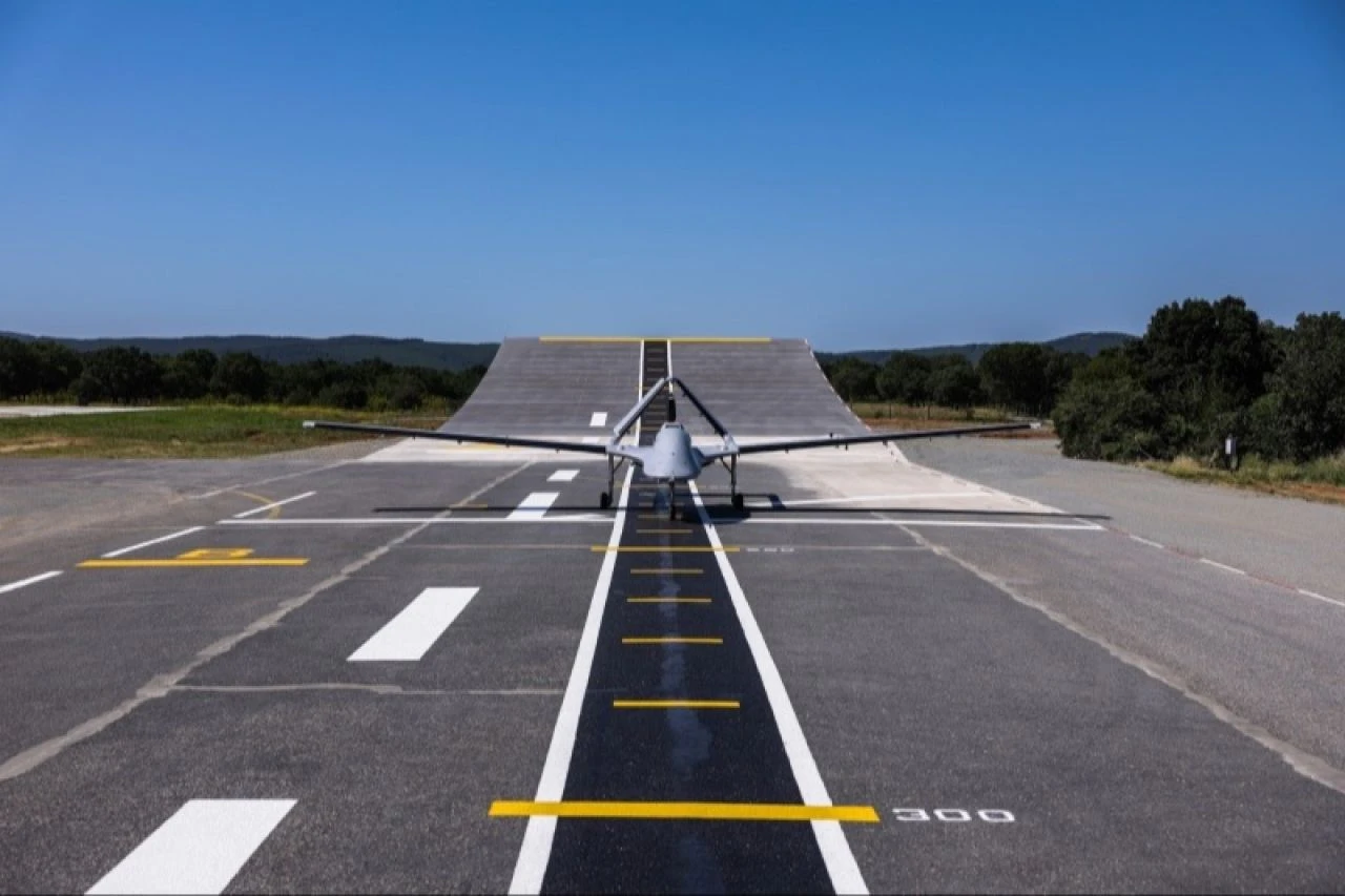 Bayraktar TB3 ilk rampa kalkış testini başarıyla tamamladı: Adım adım TCG Anadolu'ya!