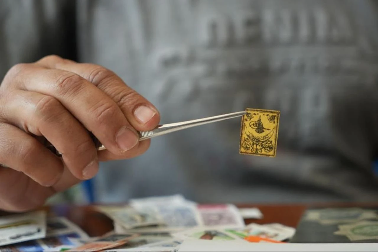 Böyle koleksiyon görülmedi! 9 yılda biriktirdi Osmanlı döneminden kalma bile var - 2. Resim