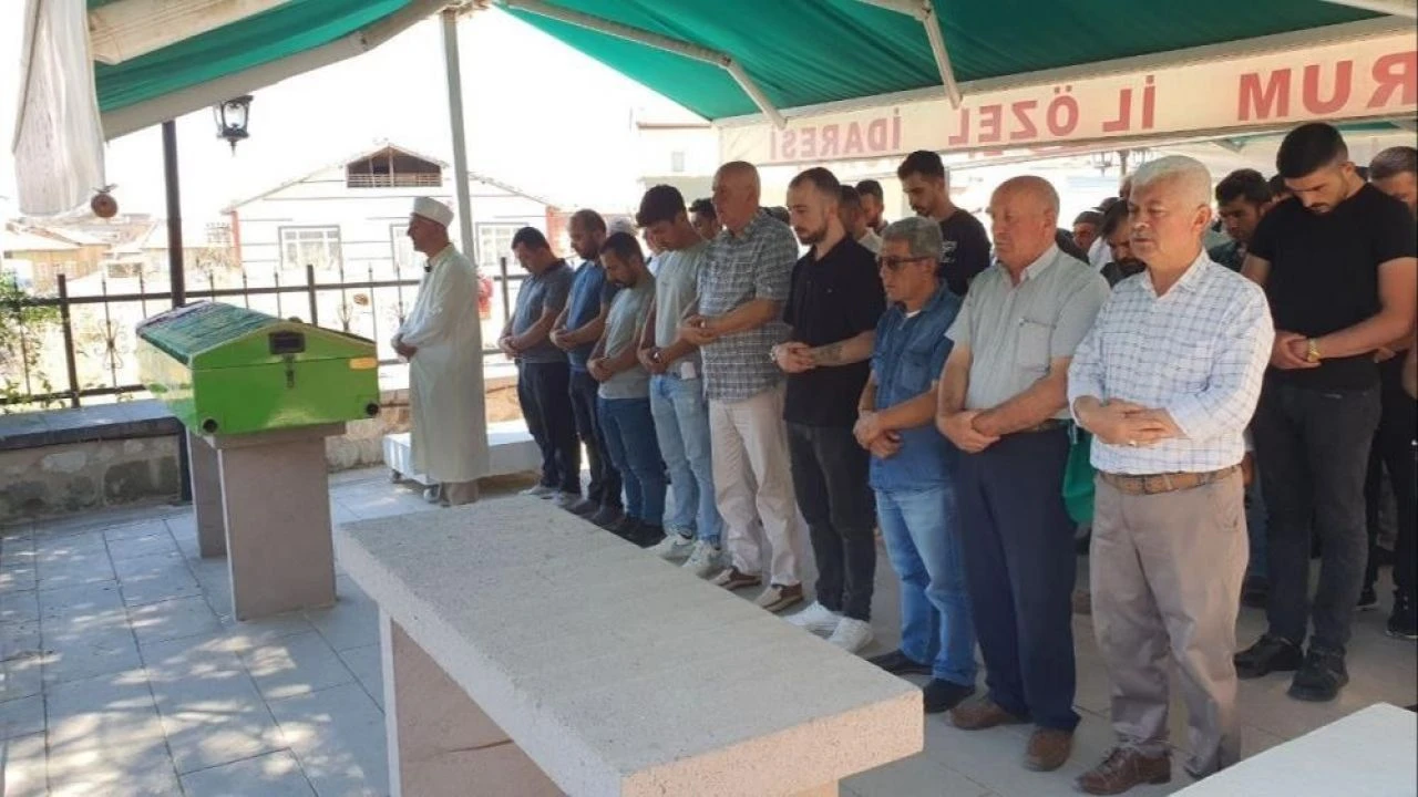 Eşini katledip yol kenarına attı! Polis memuruna ibretlik ceza beklerken indirim yaptılar