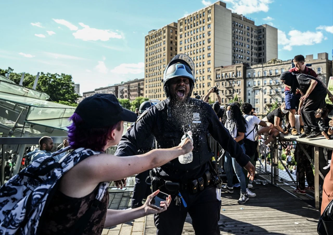 New York'ta İsrail protestosunda polisten sert müdahale geldi