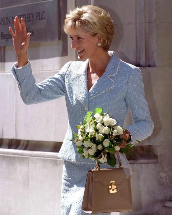 Öldü ama hala çok konuşuluyor: İşte Prenses Diana’nın boşandıktan sonra Chanel giymemesinin sebebi - 1. Resim