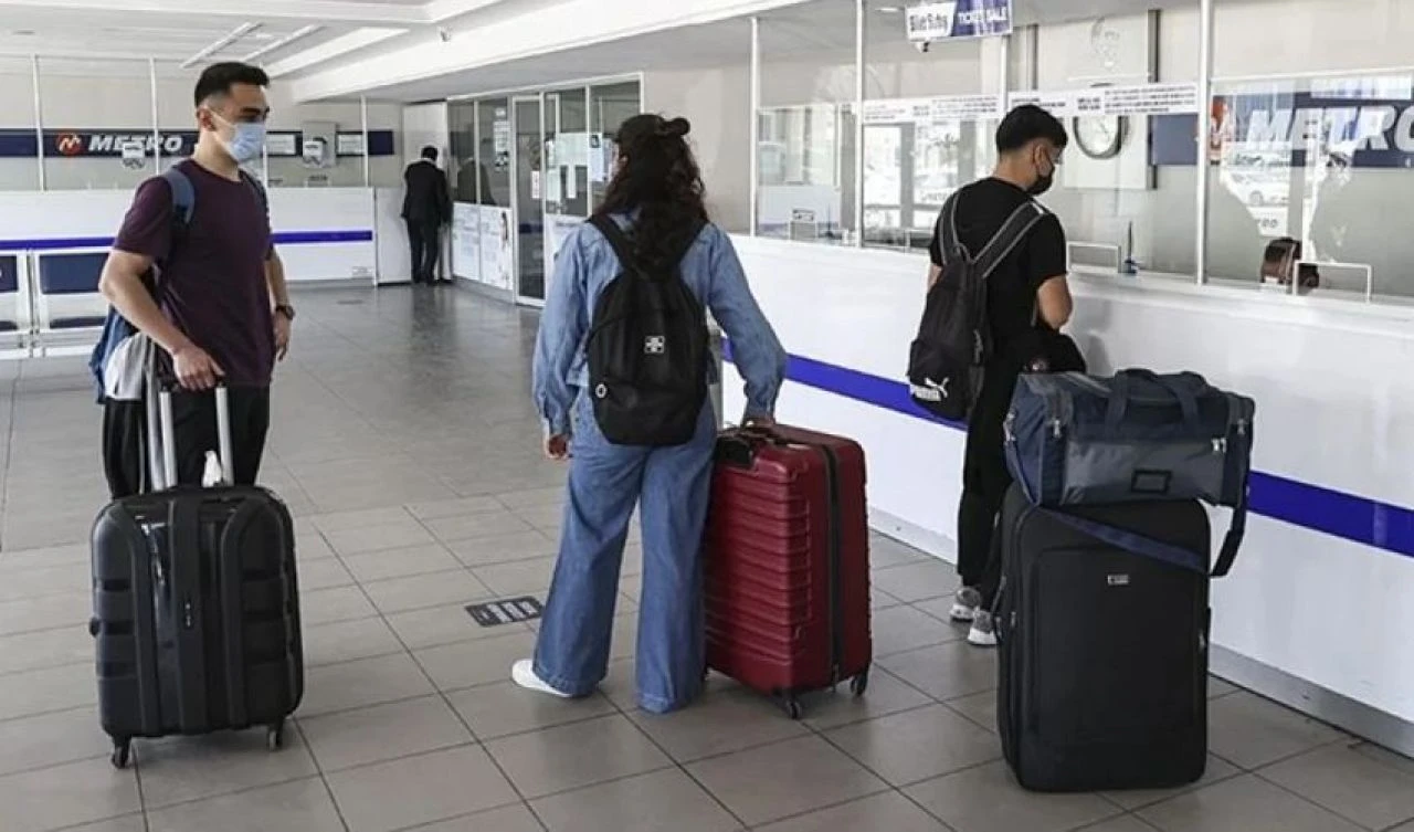 Uçak ve otobüs bileti fiyatları uçuşa geçti, ailenin yol maliyeti bir maaşa bedel - 1. Resim
