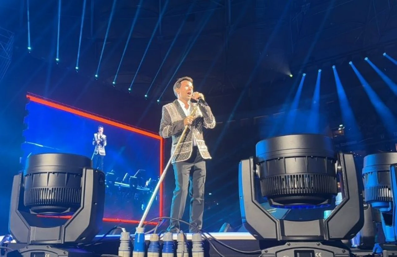 Yalın'dan yıllar sonra gelen duygusal itiraf! 42 bin kişilik stadyumu doldurdu - 1. Resim