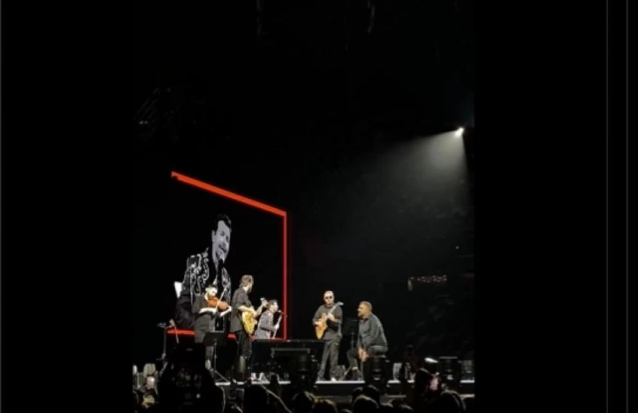 Yalın'dan yıllar sonra gelen duygusal itiraf! 42 bin kişilik stadyumu doldurdu - 5. Resim