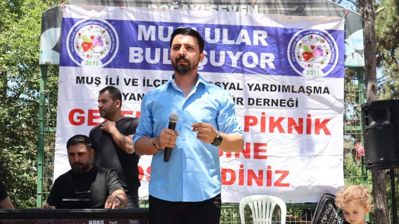 Halay eşliğinde mangal keyfi! Havalar ısındı piknik yerleri şenlik havasına büründü - 1. Resim