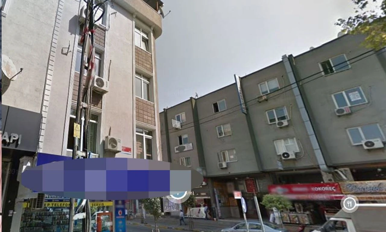 Küçükçekmece'de 3 katlı bina yerle bir oldu! Binanın yıkılmadan önceki görüntüsü ortaya çıktı - 5. Resim