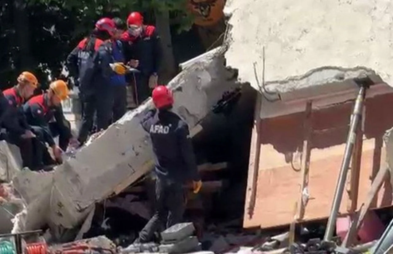 Küçükçekmece'de çöken binada ihmaller zinciri! Bakan Özhaseki ürküten detayı verdi - 1. Resim