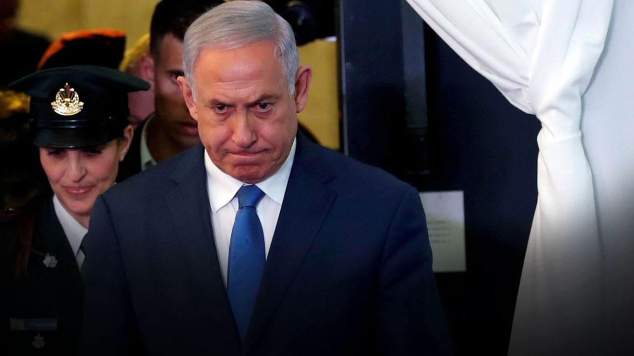 Netanyahu&#039;nun kabinesinde soğuk savaş: Bakanlar tehditler savurdu, koltuğu sallanıyor