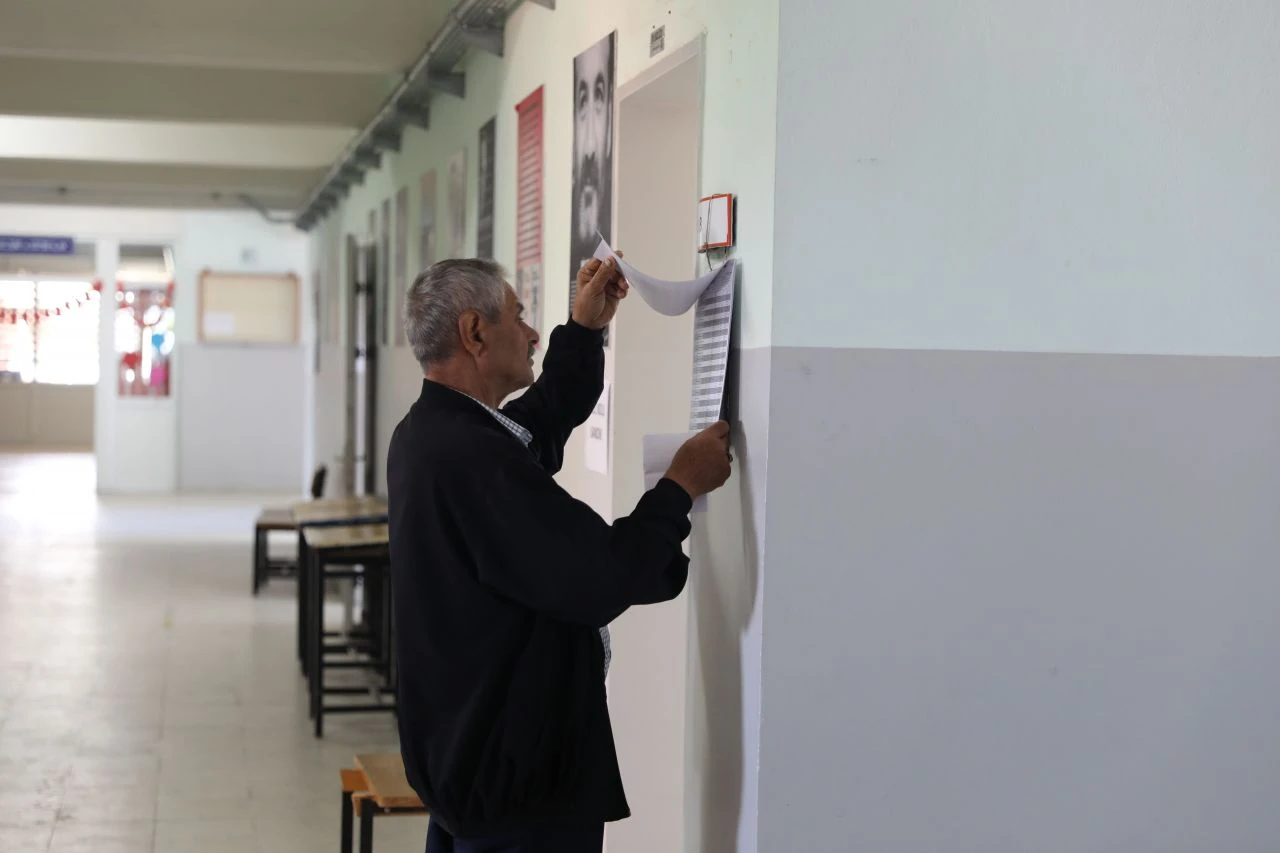 Sandıklar açıldı oy sayımı işlemleri başladı! 3 ilçe ve 4 beldede yeniden seçim heyecanı - 4. Resim