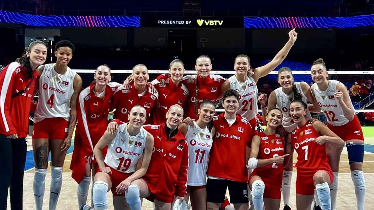 A Milli Kadın Voleybol Takımı ABD&#039;yi 3-2 devirdi!