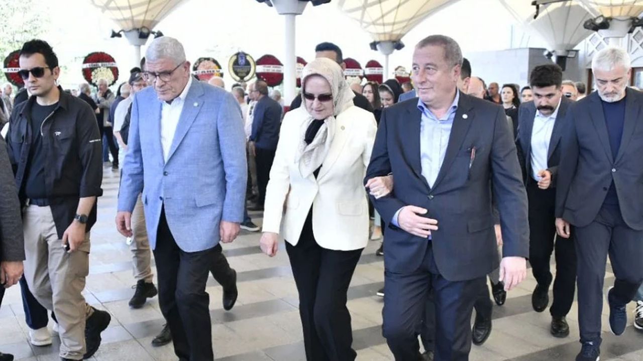 Bir süredir ortada yoktu... Akşener ile Dervişoğlu cenazede görüntülendi