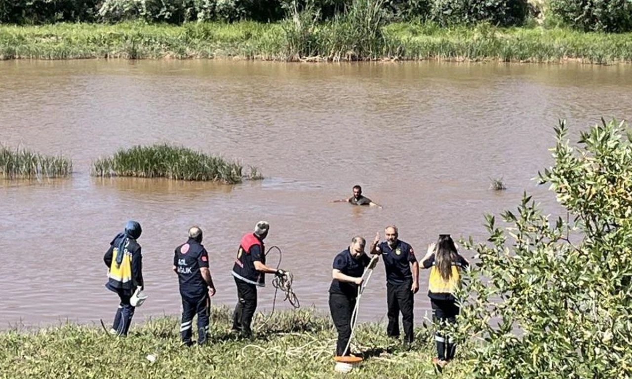 Film sahnelerini aratmayan olay! Bindiği at kaçırdı, ölümden son anda kurtarıldı - 1. Resim