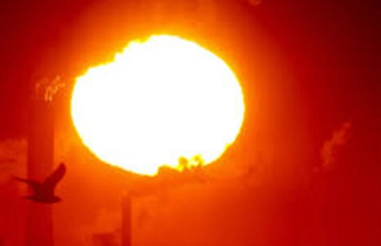 Hindistan’da sıcaklık 44,7 dereceyi buldu, alarm seviyesi yükseldi