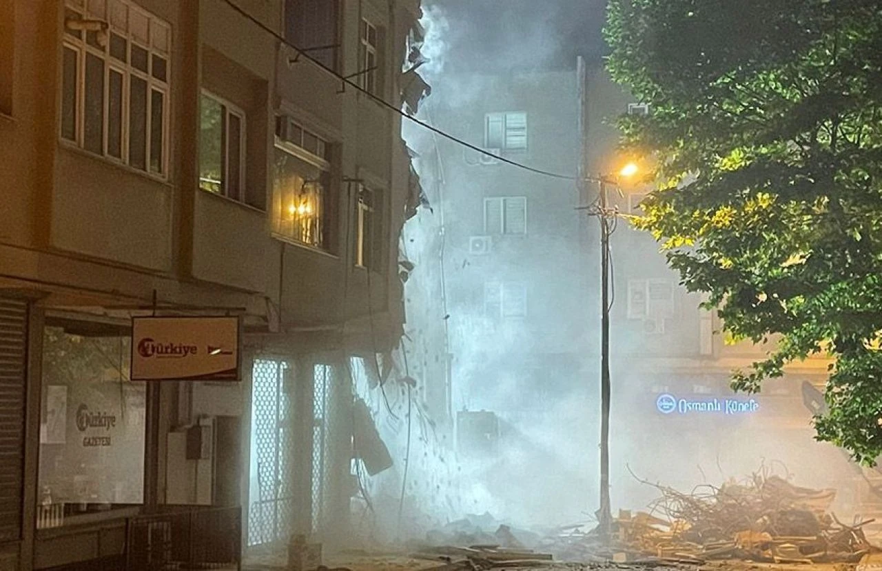 Küçükçekmece'de çöken binanın sahibi tutuklandı - 1. Resim