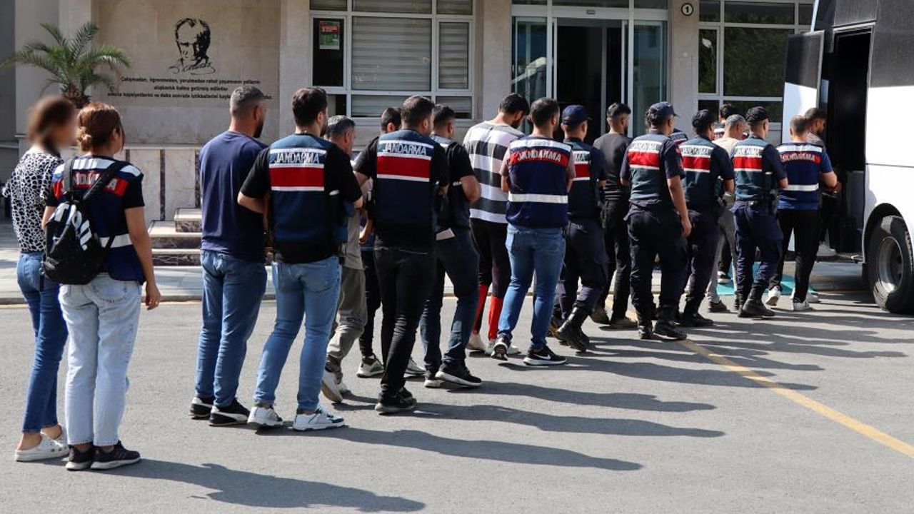 Mersin&#039;de PKK&#039;ya operasyon: 12 gözaltı