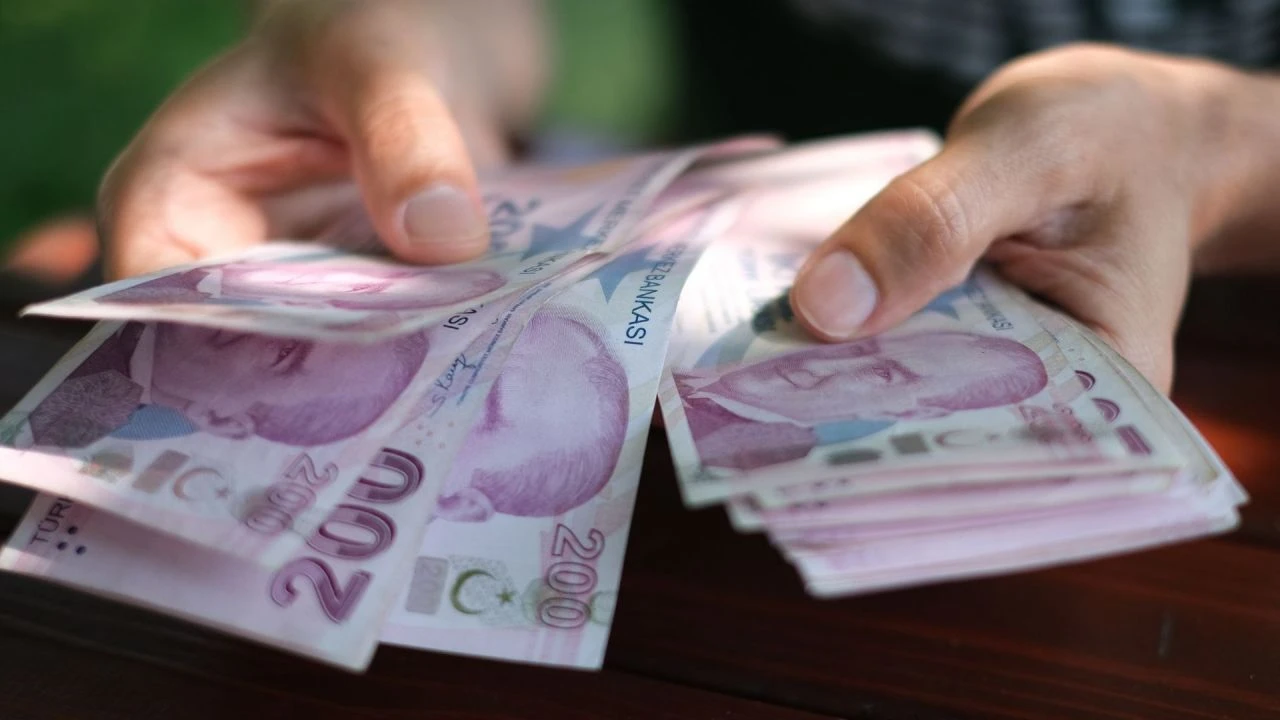 Emeklinin gözü kök maaşta! Memur ve emekliye sürpriz zam gelebilir - 1. Resim