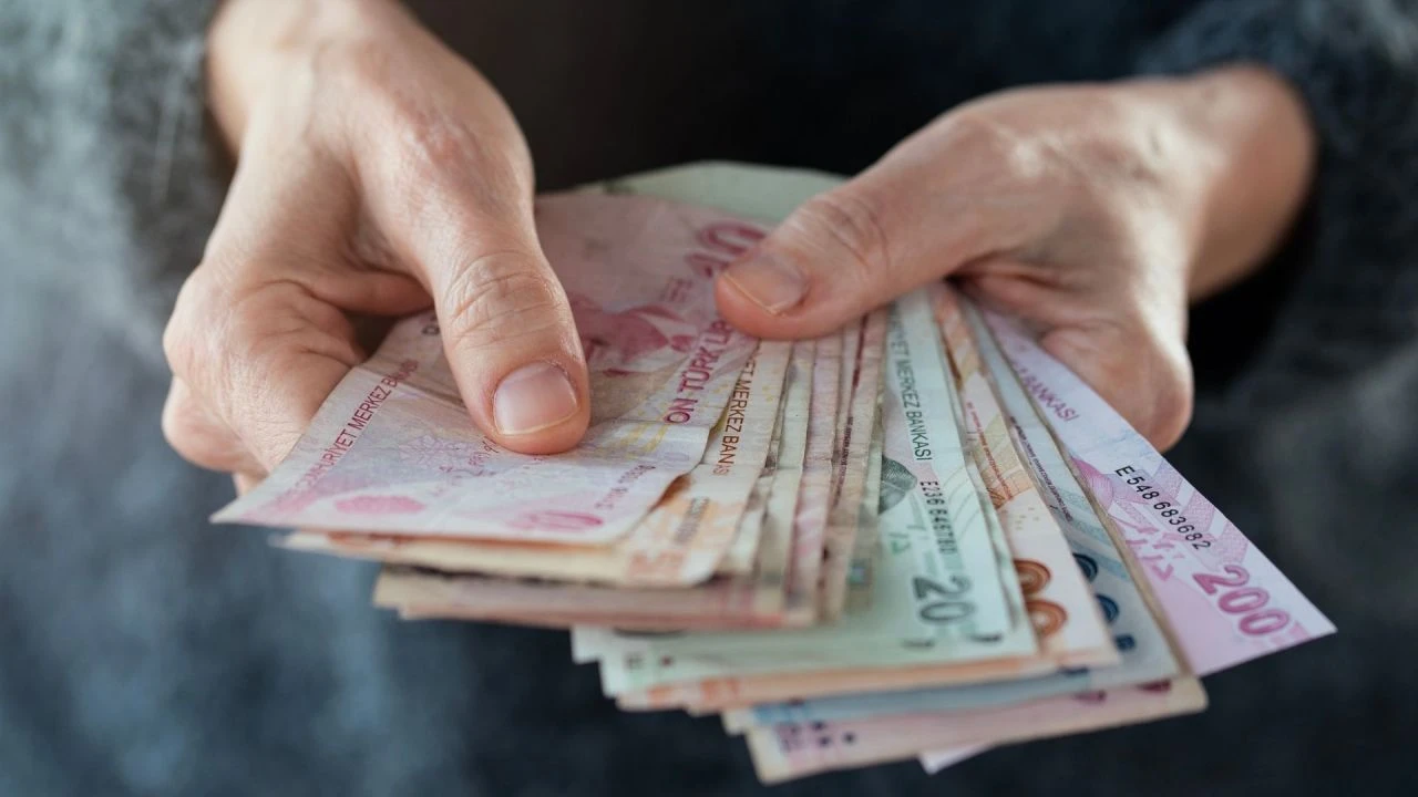 Emeklinin gözü kök maaşta! Memur ve emekliye sürpriz zam gelebilir - 3. Resim