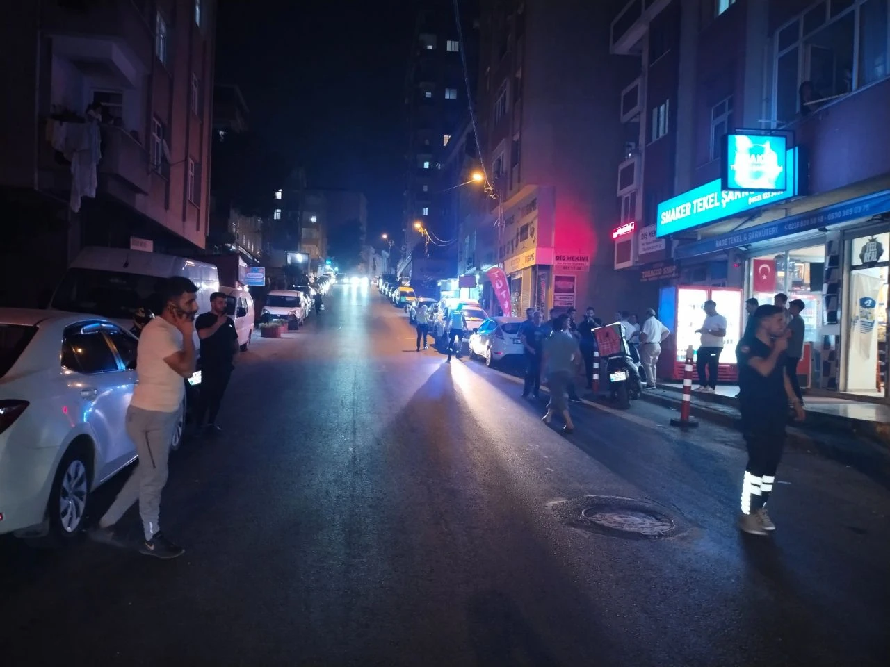 Apartmanda bomba paniği: Polisler inceleme başlattı