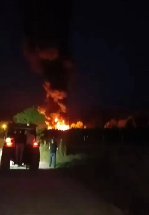 Boya fabrikasında yangın çıktı: Üç kişi kimyasaldan etkilendi