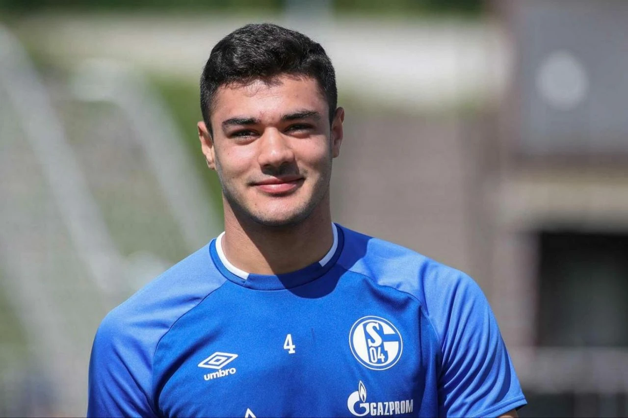 TFF, Ozan Kabak'ın sağlık sebebi ile EURO 2024 geniş kadrosundan çıkarıldığını duyurdu - 1. Resim