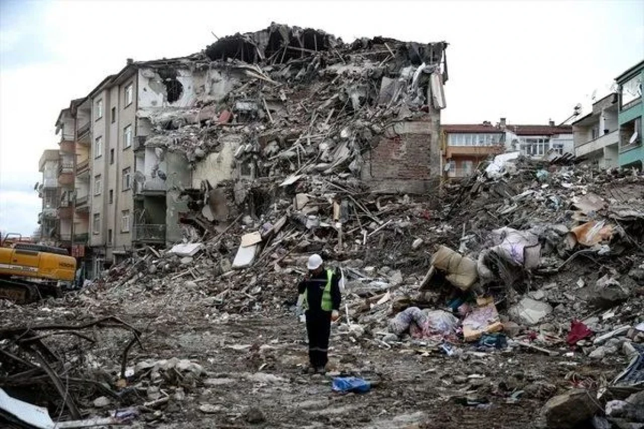 Türkiye'nin yıllar içindeki deprem bilançosu! 110 bin insan hayatını kaybetti