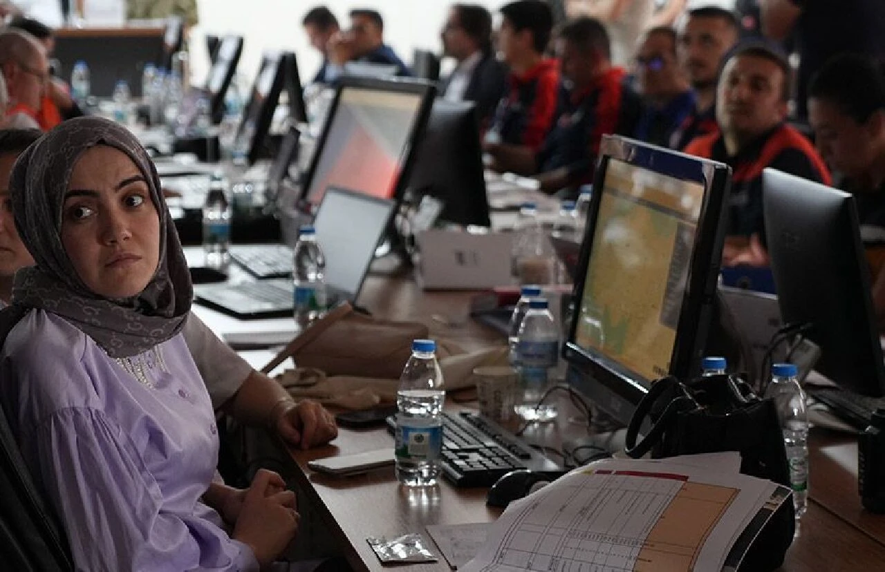 Bursa'da 6,7 büyüklüğünde deprem: 5 ilde gerçekleşti, tatbikatı bile korkuttu - 3. Resim