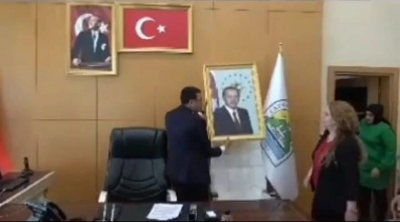 Cumhurbaşkanı Erdoğan'ın fotoğrafını böyle indirdiler! O anlar ortaya çıktı
