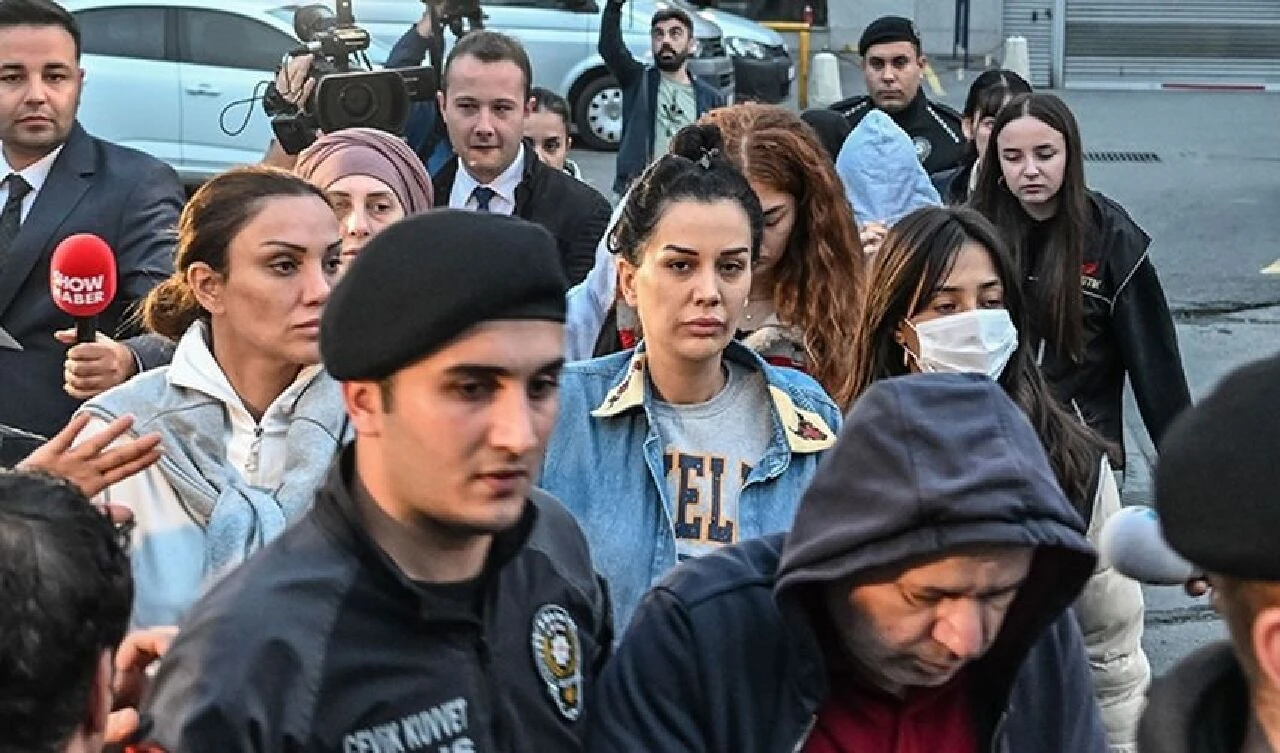 Dilan Polat ile ilgili şok iddia! Soruşturma başlatıldı - 2. Resim