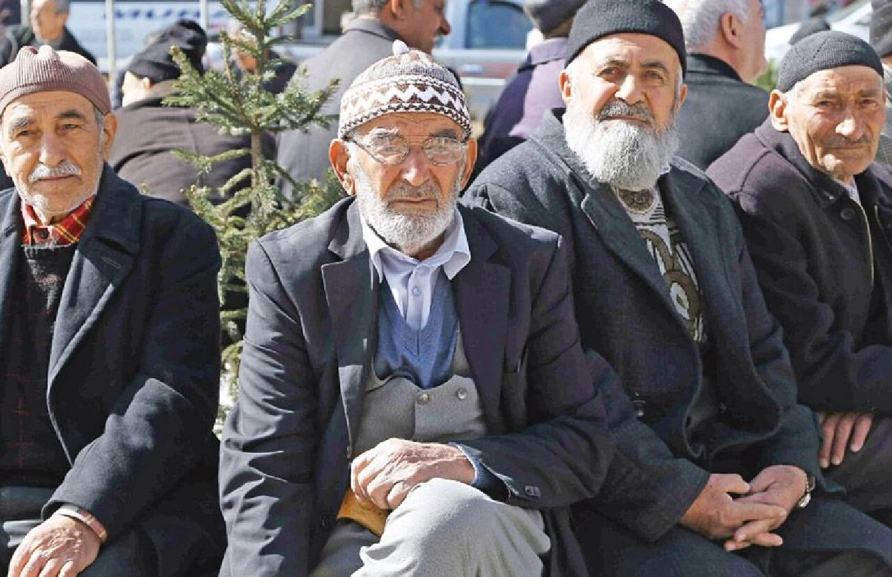 Emekli ve memura Temmuz'da yapılacak zam belli oldu! SGK uzmanı Bağ-kur, SSK ve memur maaşları için tahmini oran verdi