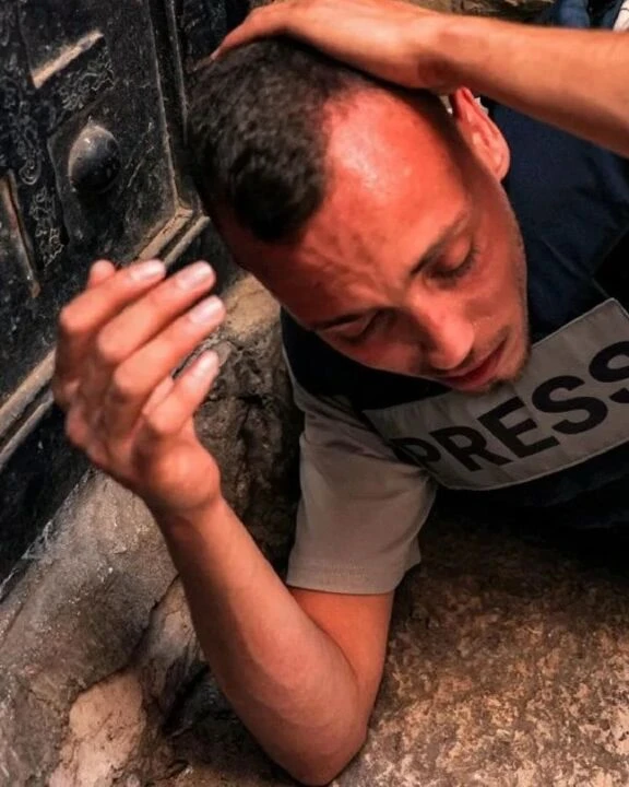 İsrailli aşırı sağcılar görevini yapan Filistinli gazeteciyi linç etti! - 5. Resim
