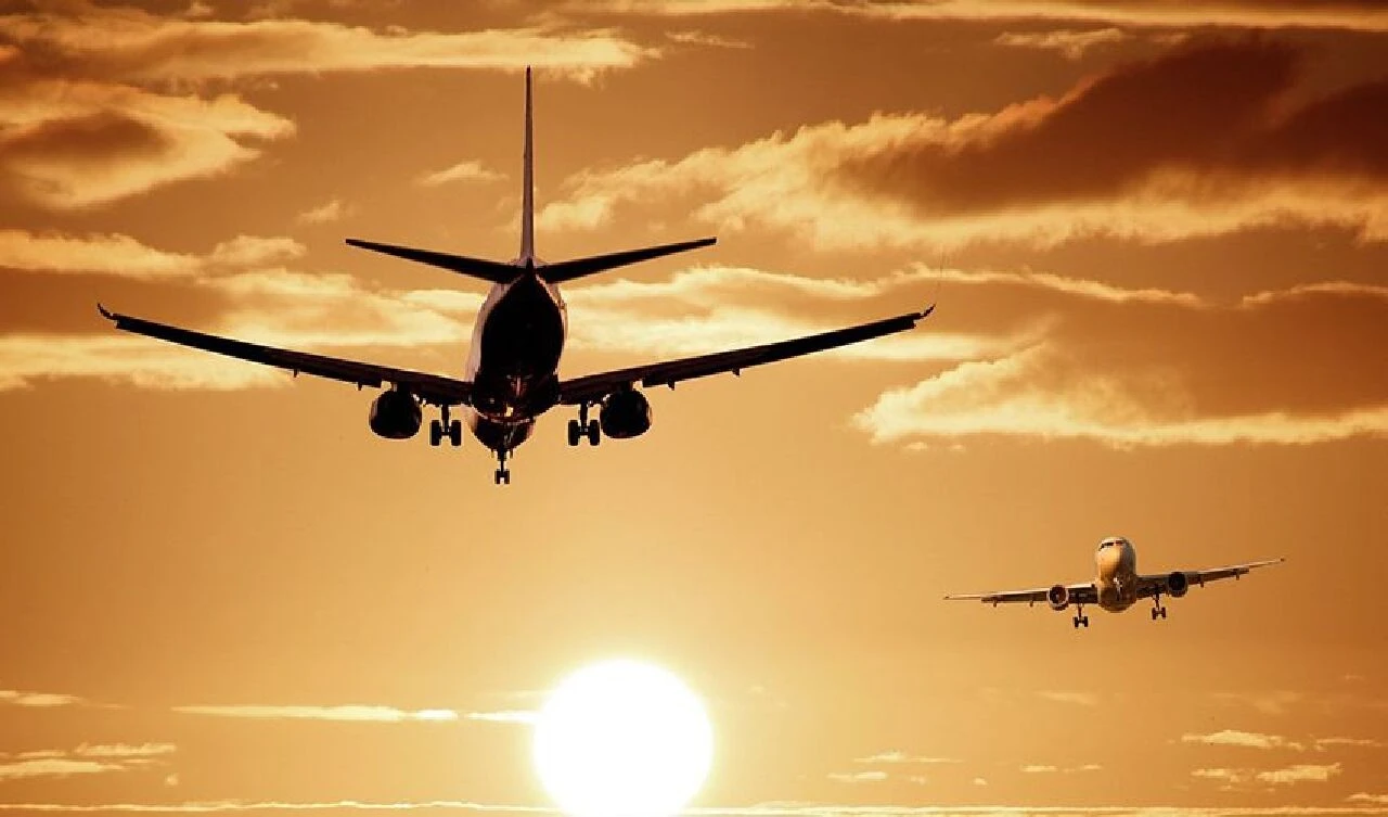 Uçak bileti fiyatlarında tavan belli oldu! Bakan Uraloğlu tarih vererek açıkladı - 2. Resim