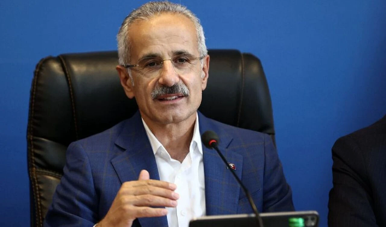 Uçak bileti fiyatlarında tavan belli oldu! Bakan Uraloğlu tarih vererek açıkladı - 1. Resim