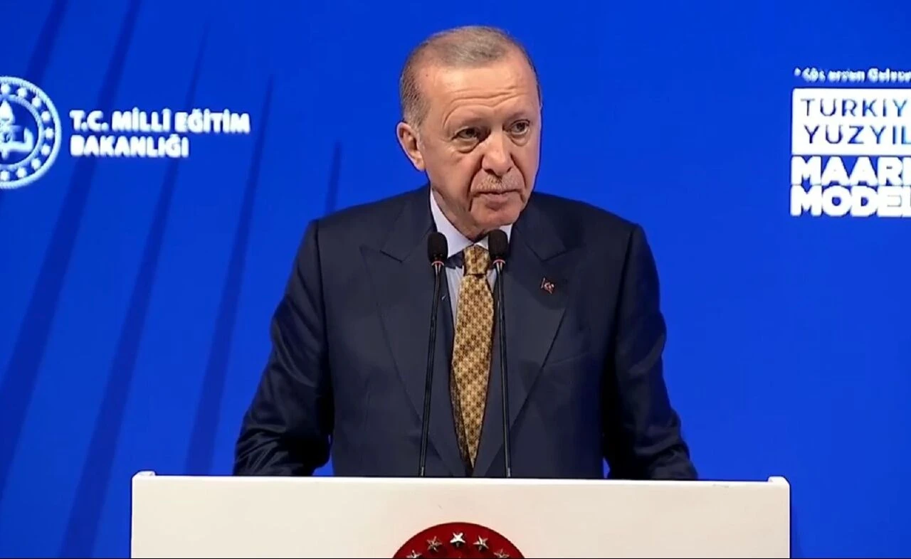 Cumhurbaşkanı Erdoğan'dan öğrencilerin camiye davetine yönelik eleştirilere tepki: 28 Şubat artıklarına izin vermeyiz