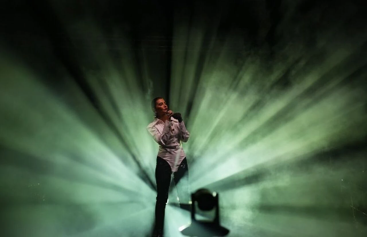 Sıla'dan depremzedelere anlamlı hareket! 30.000 bin kişiye konser verdi