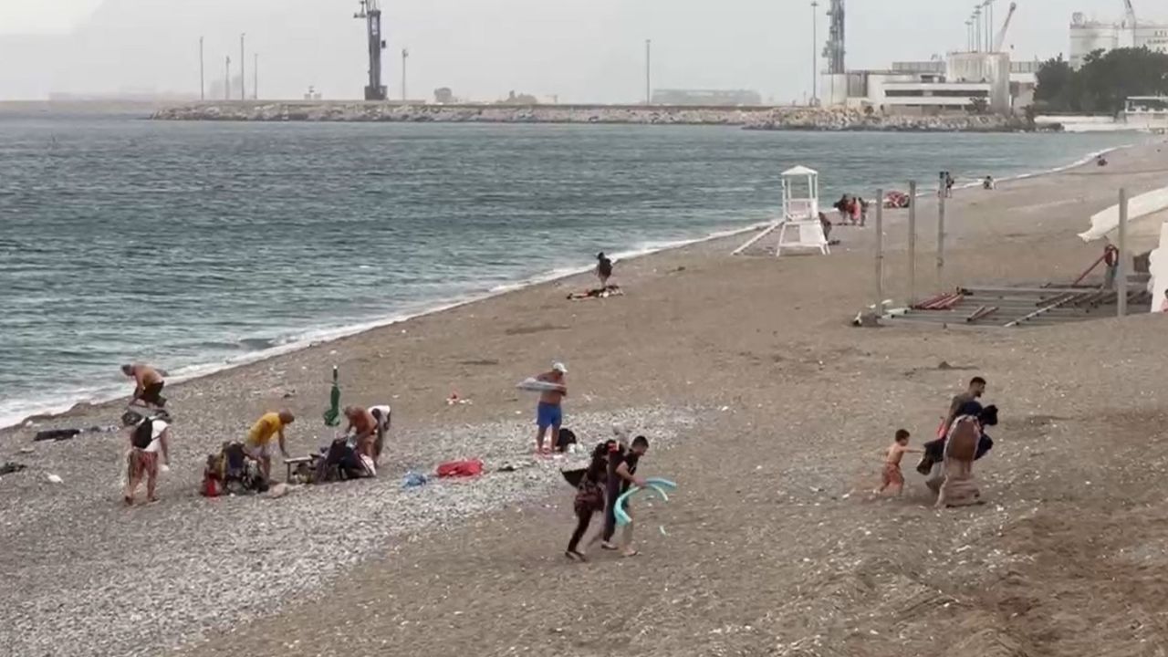 Antalya&#039;da şaşırtan hava değişimi