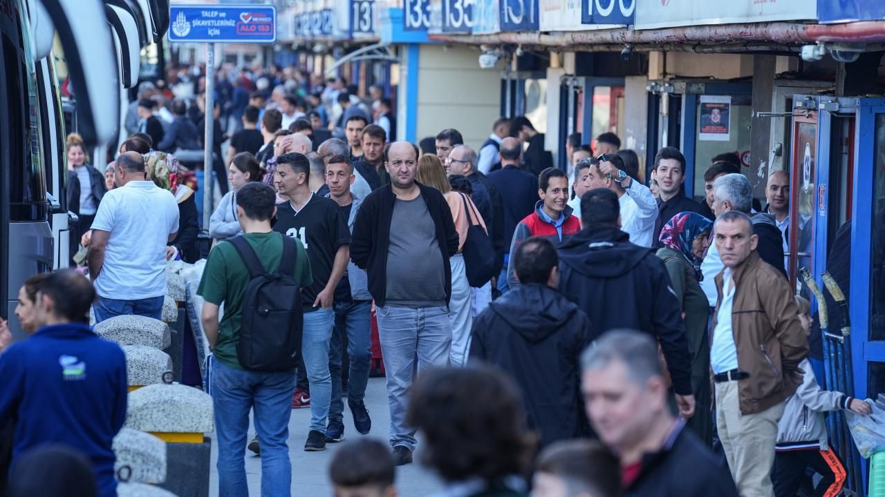 Bayram öncesi biletler tükendi! İstanbullu akın akın gidiyor