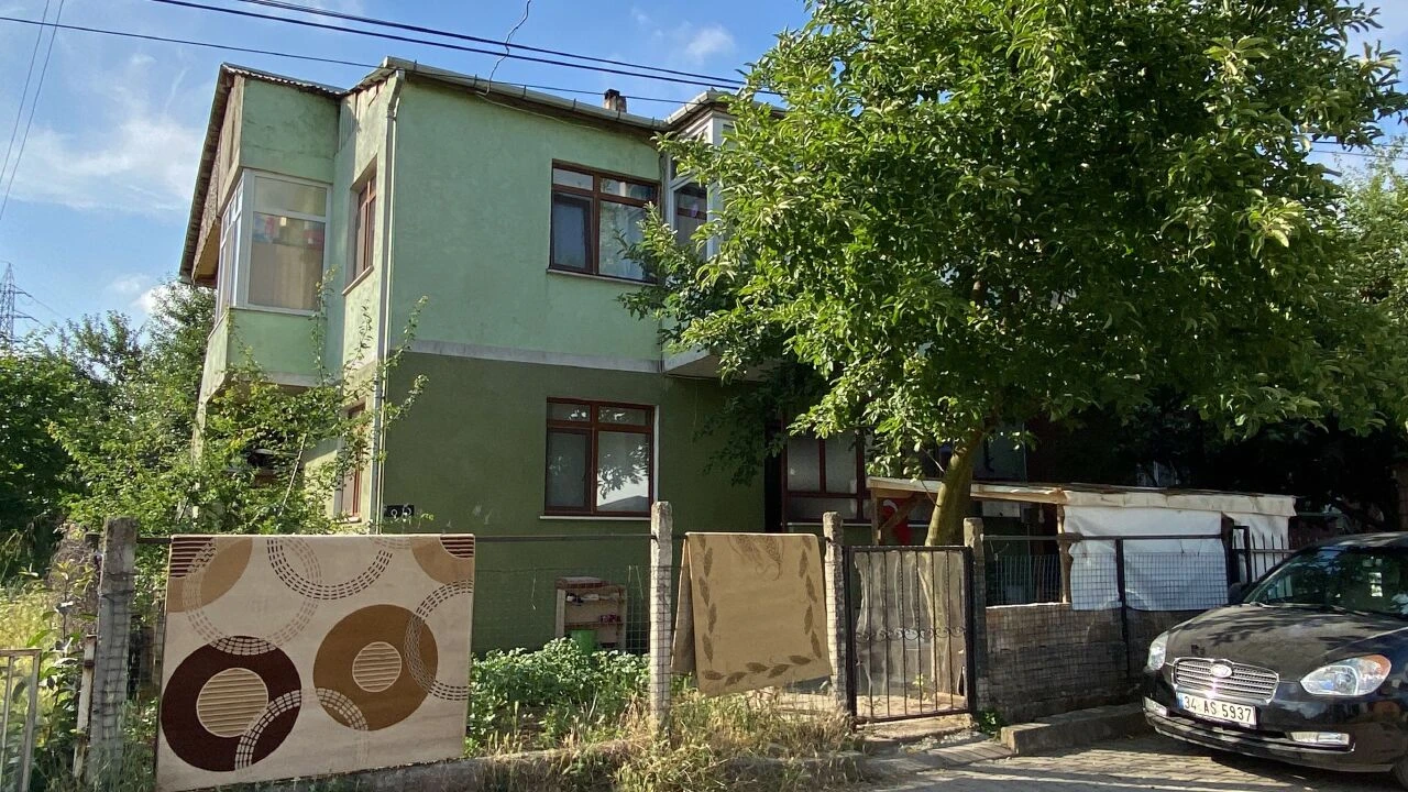 Canlı yayında eniştesini bıçakladı! Kan donduran görüntüler gündem oldu