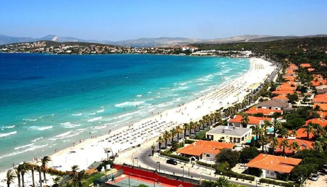 Çeşme'de yaz öncesi Bayram sezonu açıldı! 9 günlük tatil fırsatı esnafa yaradı