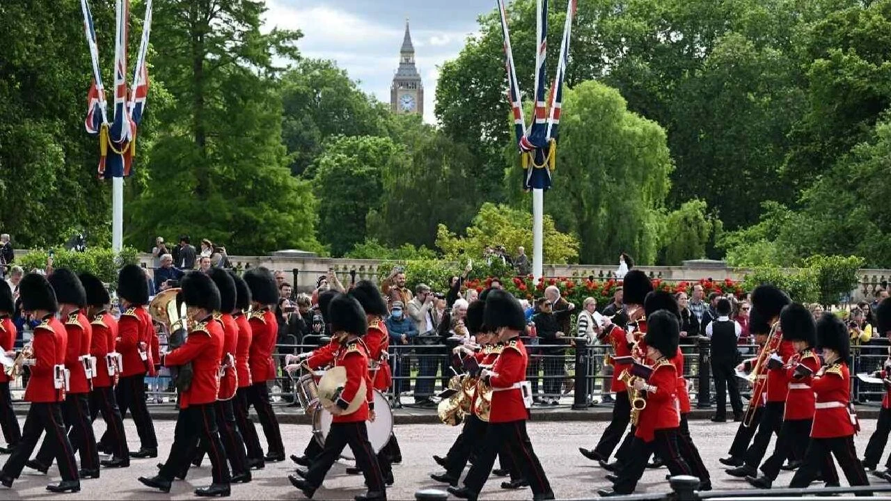 İngiltere'de Kraliyet Ailesi'nin etkisi! Kral Charles'in doğum günü olan 15 Haziran Resmi tatil ilan edildi - 2. Resim