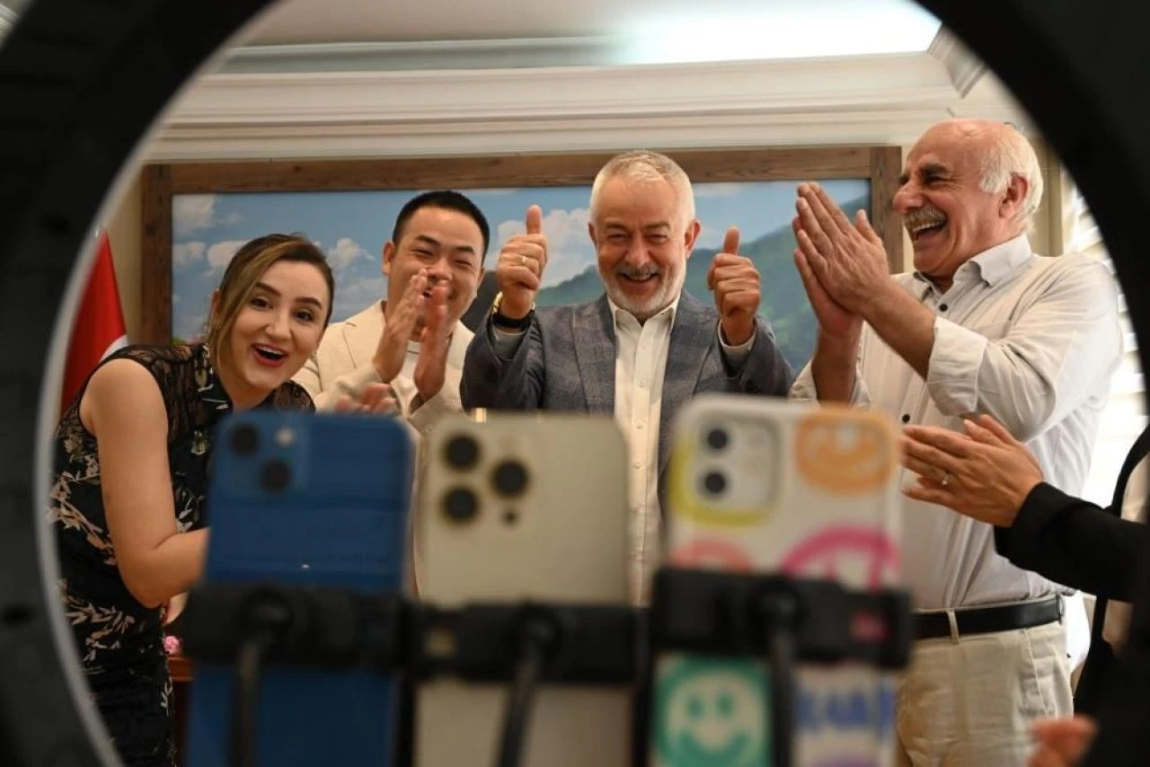 Meşhur Isparta gülü Çin'e açılıyor: Canlı yayında tanıttılar