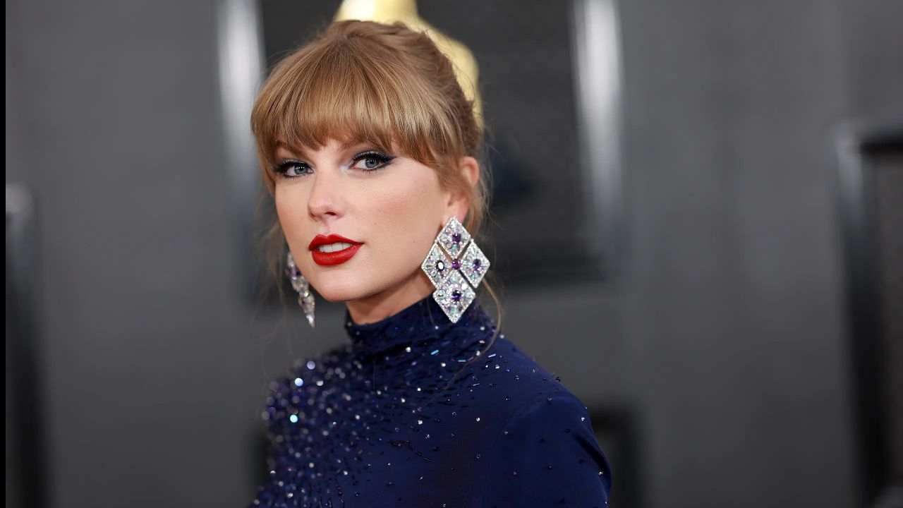 Ünlü şarkıcı Taylor Swift sahnede hayranlarını korkuttu! Konsere ara verildi