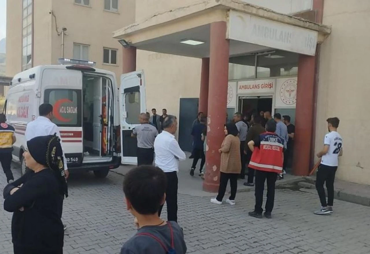 Hakkari’deki kazadan acı haber: Ayşe öğretmen öldü! - 1. Resim