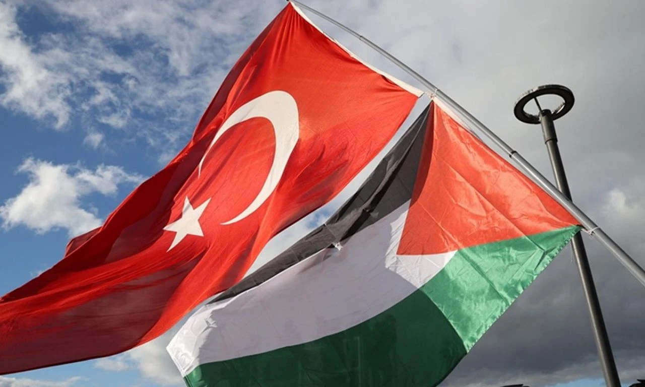 Okan Bayülgen’den sanatçılara çağrı: Filistin konusunda birleşelim