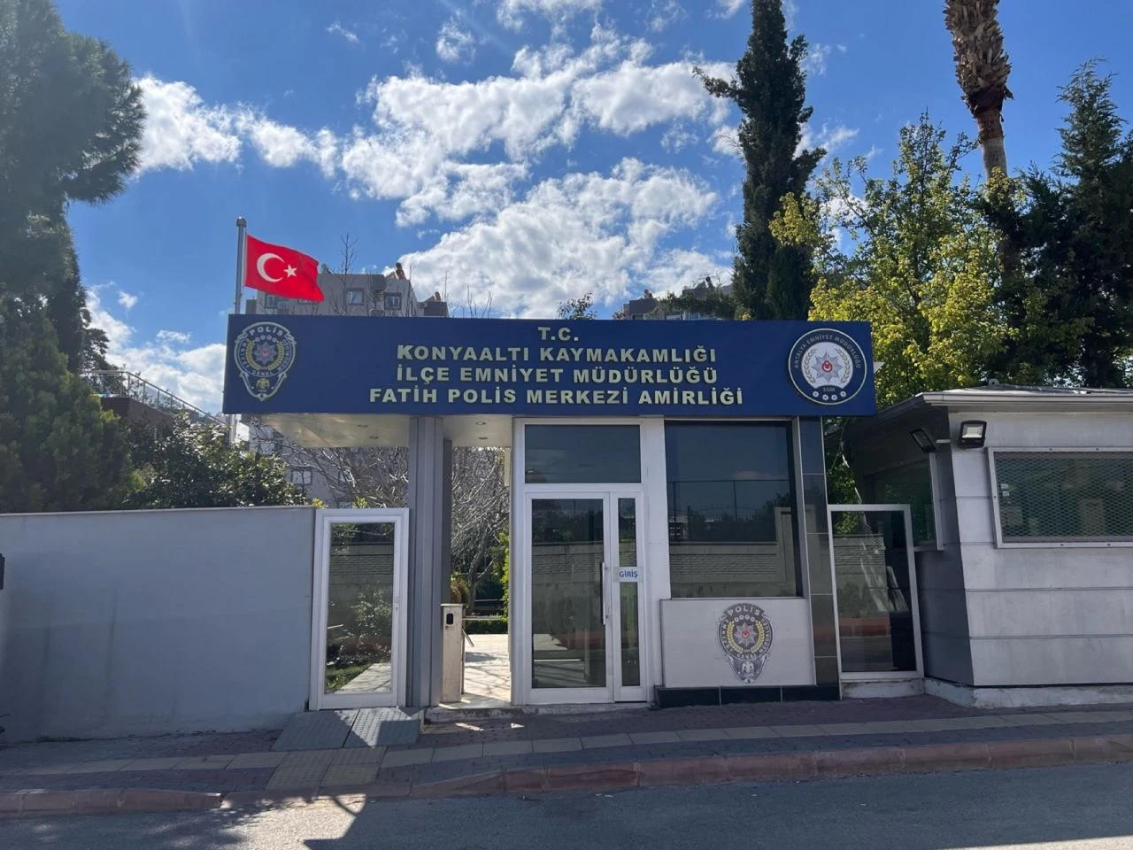 Sınava geç kaldı! Polisler müdahale etti - 1. Resim