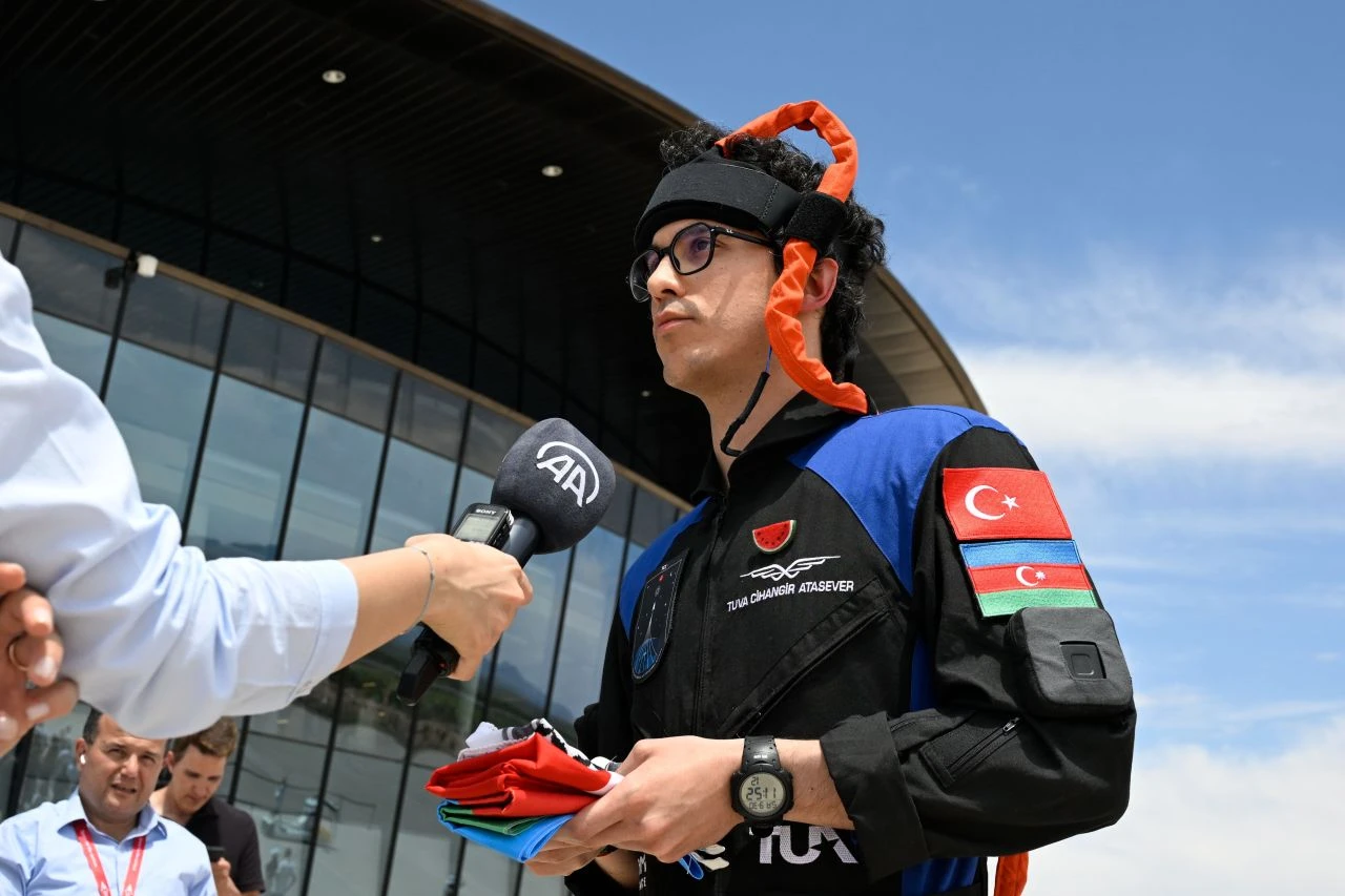 Türkiye'nin ikinci astronotu Atasever uçuş sonrası asıl amacını açıkladı: Bilekliğindeki detay dikkat çekti